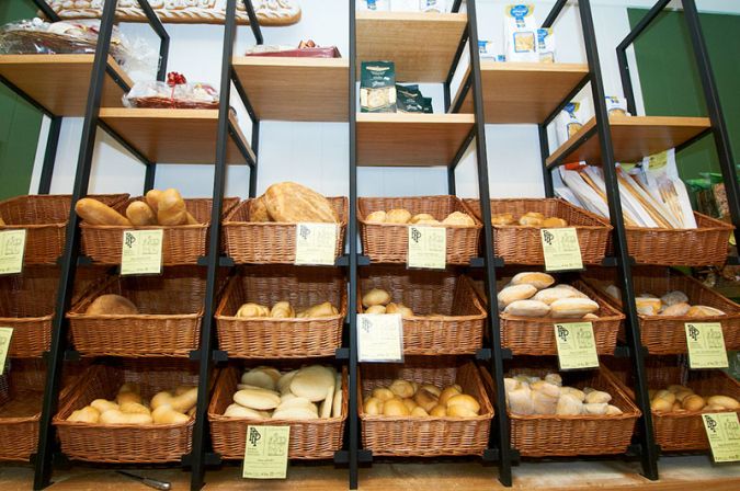 arredamento negozi alimentari panetteria la casa del pane quarona (6)